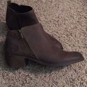 Carlos brown booties size 10